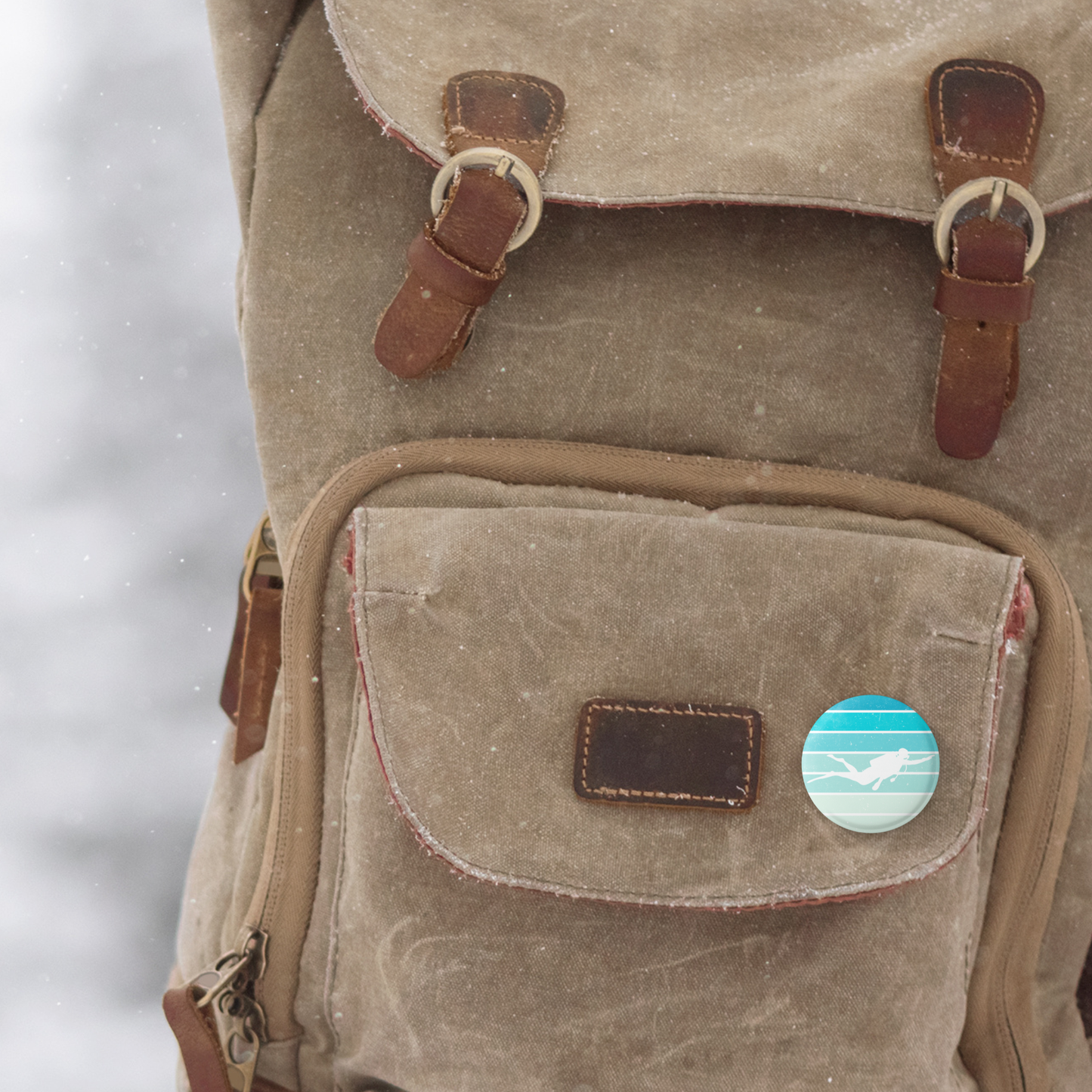 Diving Pin Back Button, Magnet